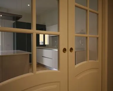 Dettagli porte e finiture interne
