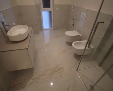Bagno moiderno completo dopo ristrutturazione