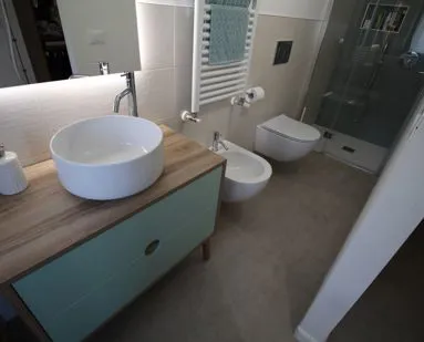 Bagno in camera dall'alto