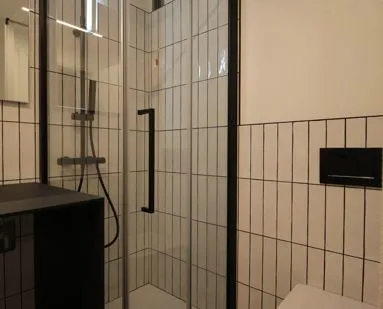 Dettaglio rivestimenti moderni bagno